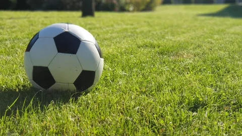 西甲对决：拉斯帕尔马斯对阵巴塞罗那，首发疑云待解，赛前前瞻抢先看！