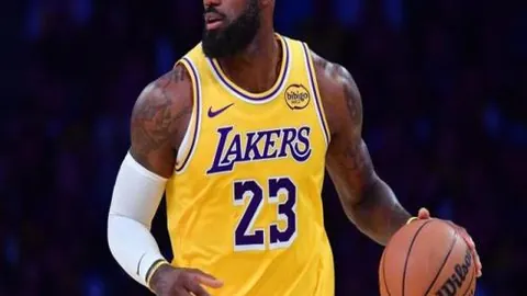 “2025年斯诺克世界大奖赛即将拉开帷幕，中国选手阵容强大，九位选手同场竞技”