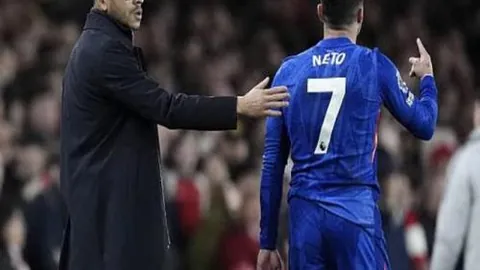 多特近六轮德甲遭遇四场败绩，连续两轮比赛未尝胜绩。